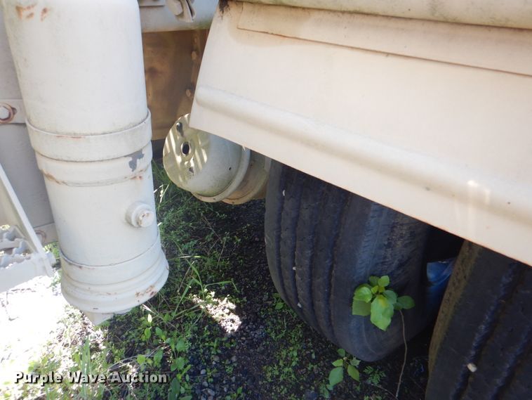 image for item DK5671 1984 Am General M1915A1  semi truck