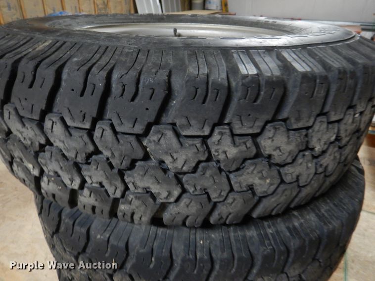 image for item DL8075 Automotive parts and accessories