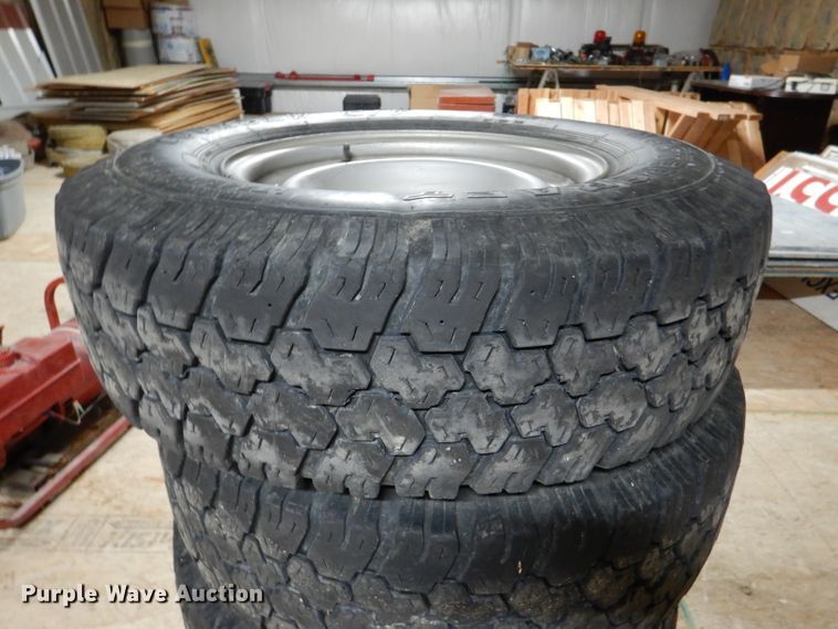 image for item DL8075 Automotive parts and accessories