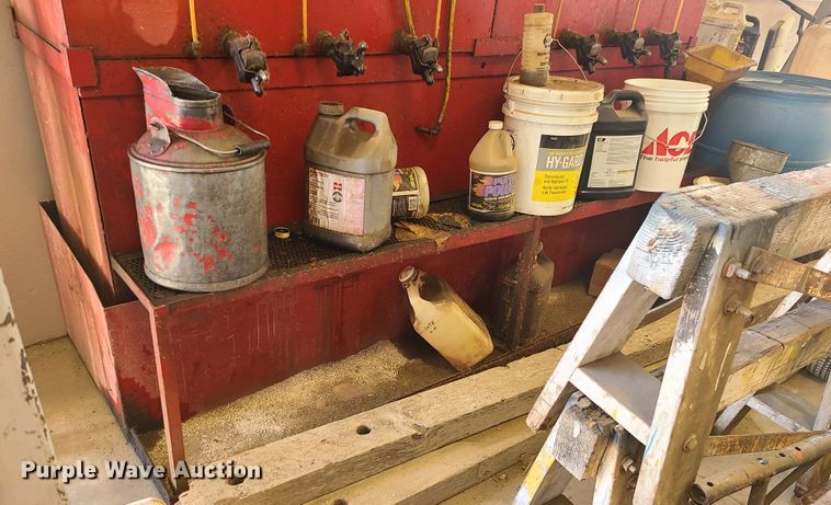 image for item HE9677 Oil storage tank