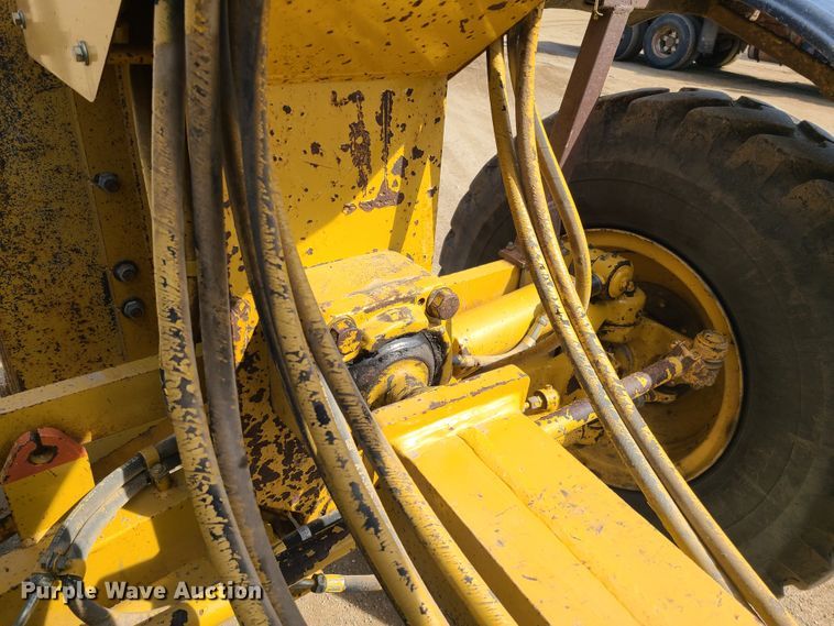 image for item HE9678 2007 Caterpillar 140H VHP  motor grader