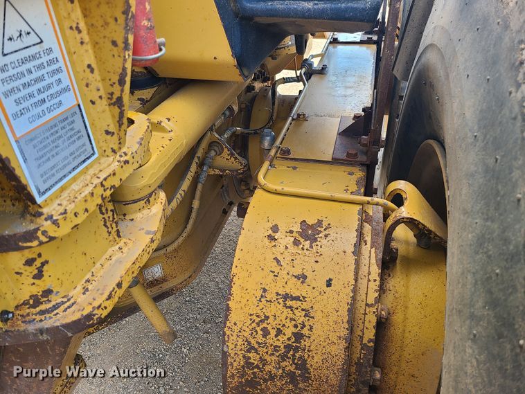 image for item HE9678 2007 Caterpillar 140H VHP  motor grader