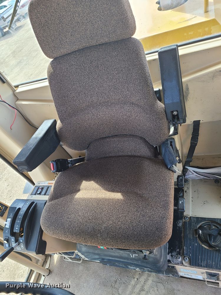 image for item HE9678 2007 Caterpillar 140H VHP  motor grader