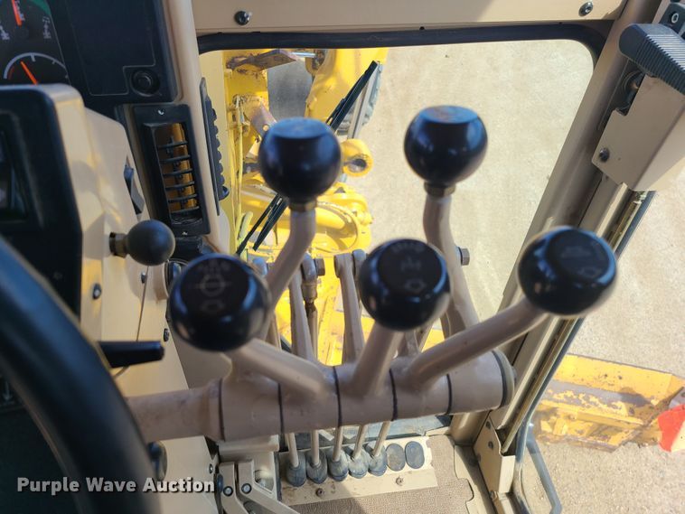 image for item HE9678 2007 Caterpillar 140H VHP  motor grader