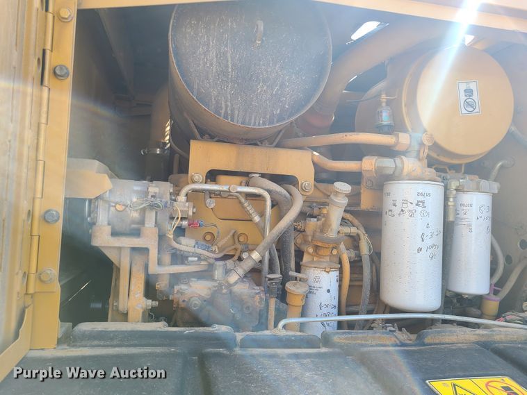 image for item HE9678 2007 Caterpillar 140H VHP  motor grader