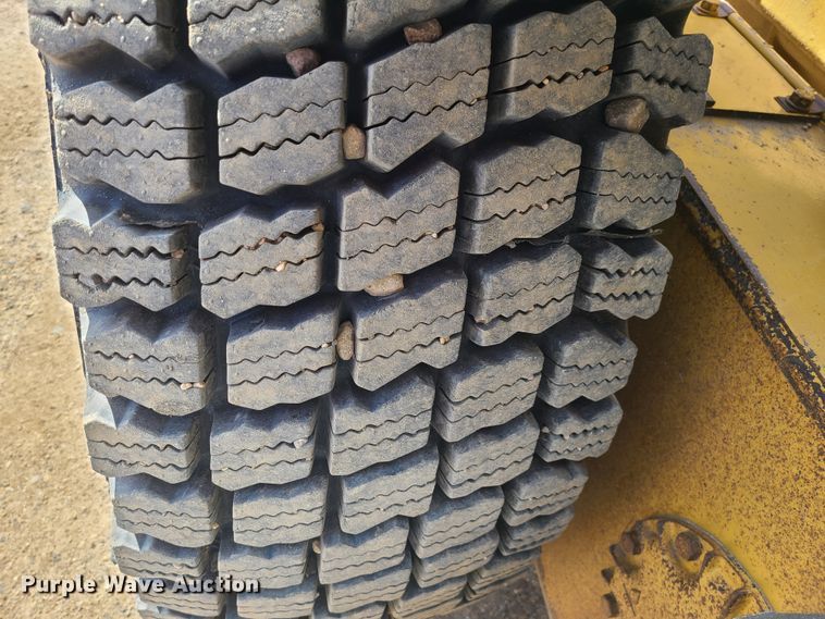 image for item HE9678 2007 Caterpillar 140H VHP  motor grader