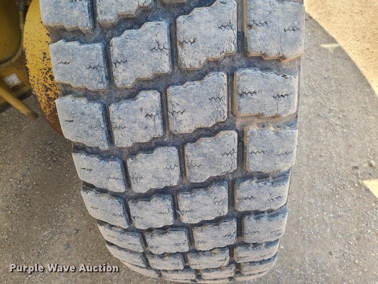 image for item HE9678 2007 Caterpillar 140H VHP  motor grader