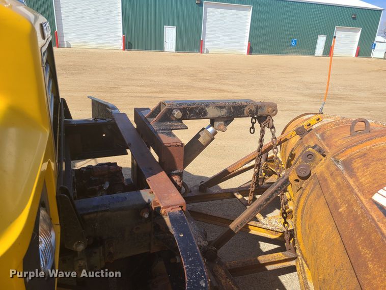 image for item HE9679 1999 Mack RD690S  dump truck