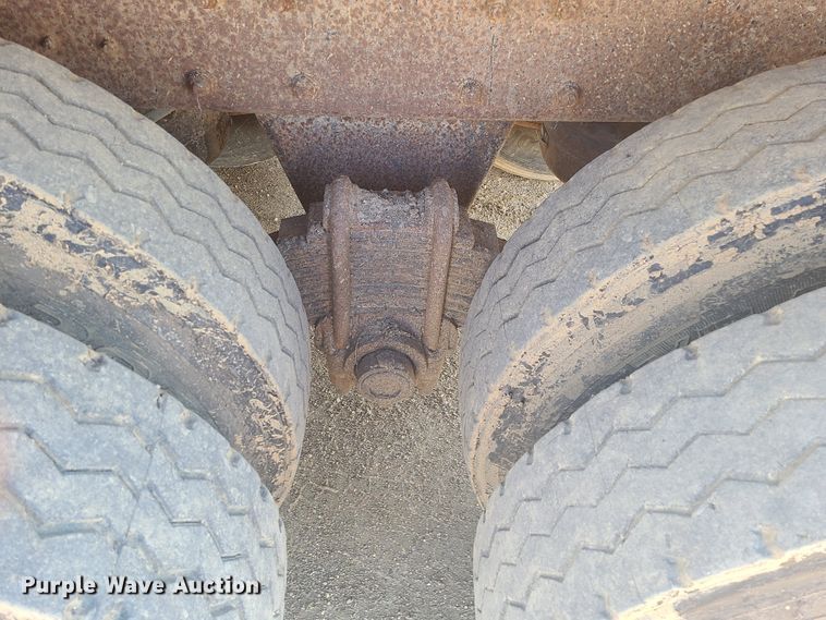 image for item HE9679 1999 Mack RD690S  dump truck