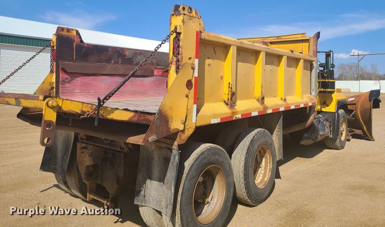 image for item HE9679 1999 Mack RD690S  dump truck