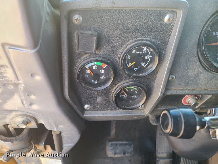 image for item HE9679 1999 Mack RD690S  dump truck