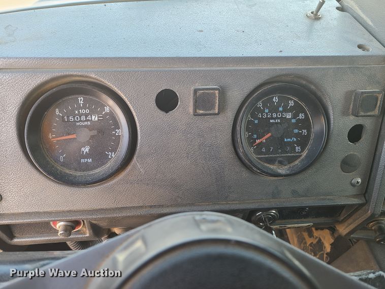 image for item HE9679 1999 Mack RD690S  dump truck