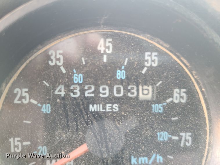 image for item HE9679 1999 Mack RD690S  dump truck