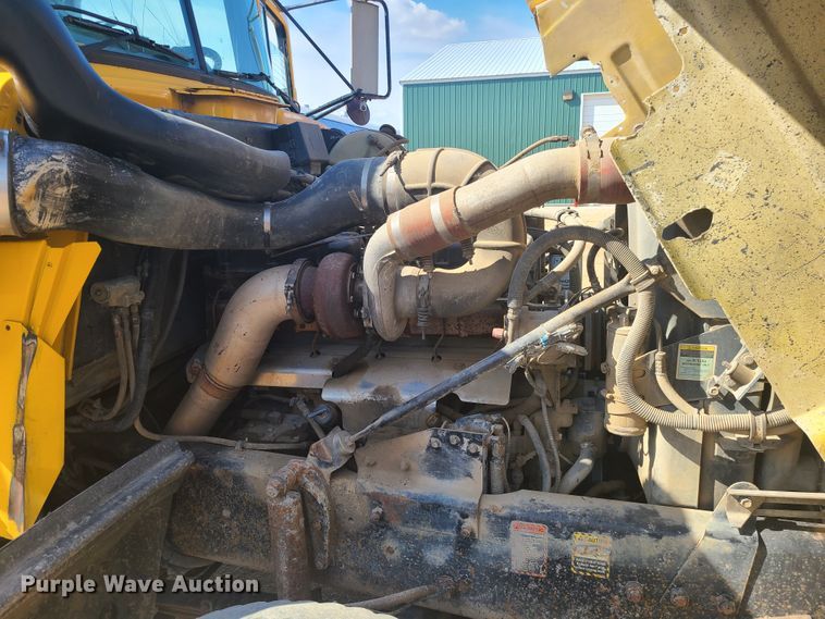 image for item HE9679 1999 Mack RD690S  dump truck