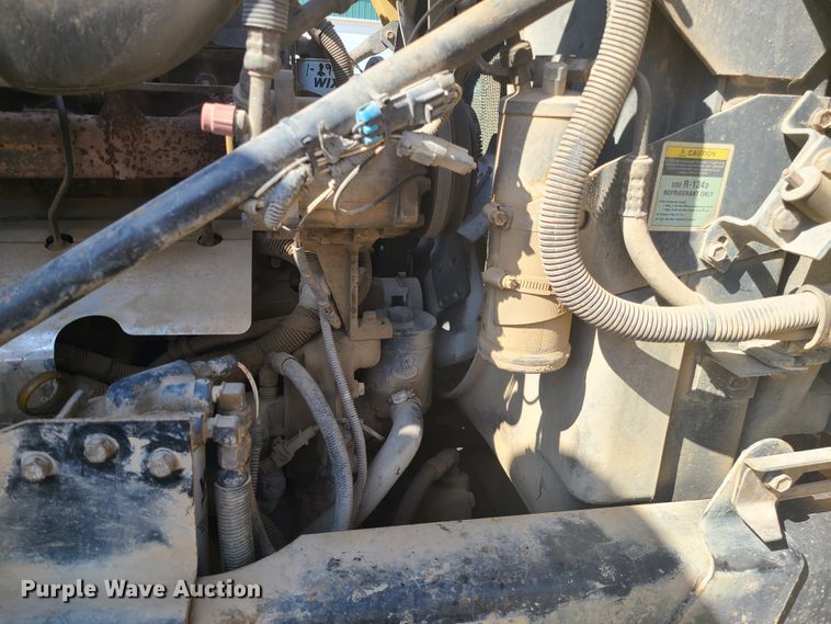 image for item HE9679 1999 Mack RD690S  dump truck