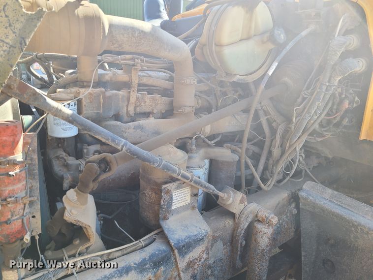 image for item HE9679 1999 Mack RD690S  dump truck