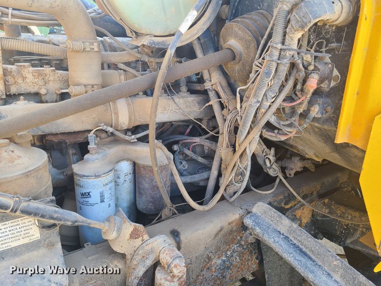 image for item HE9679 1999 Mack RD690S  dump truck