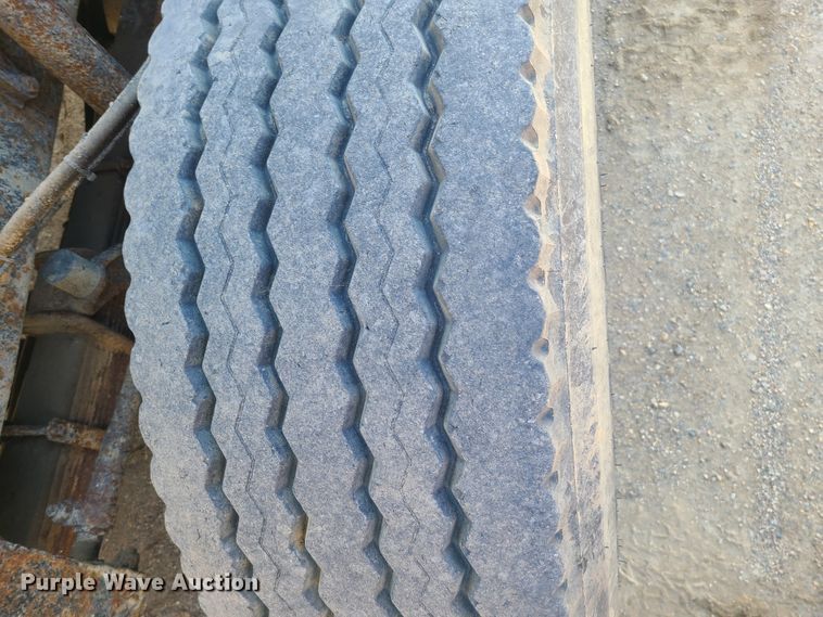 image for item HE9679 1999 Mack RD690S  dump truck