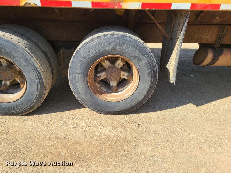 image for item HE9679 1999 Mack RD690S  dump truck