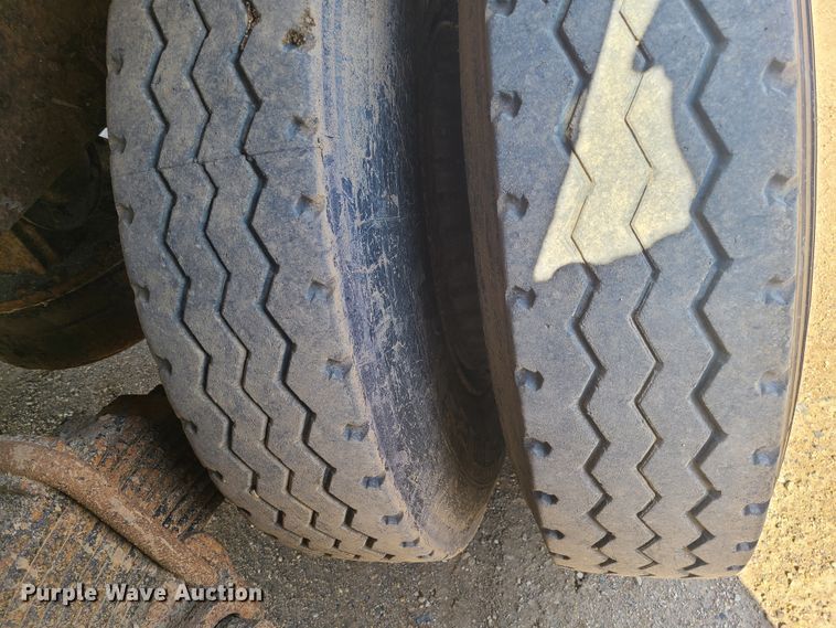 image for item HE9679 1999 Mack RD690S  dump truck