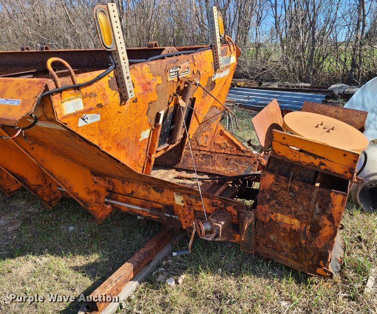 image for item HE9681 Spreader