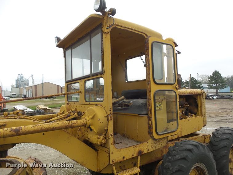 image for item HF9900 Caterpillar 12  rigid frame motor grader