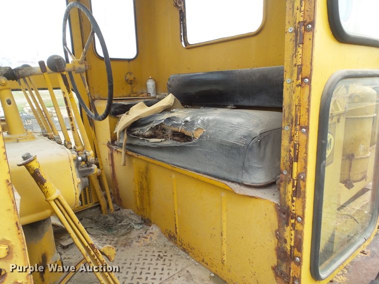 image for item HF9900 Caterpillar 12  rigid frame motor grader