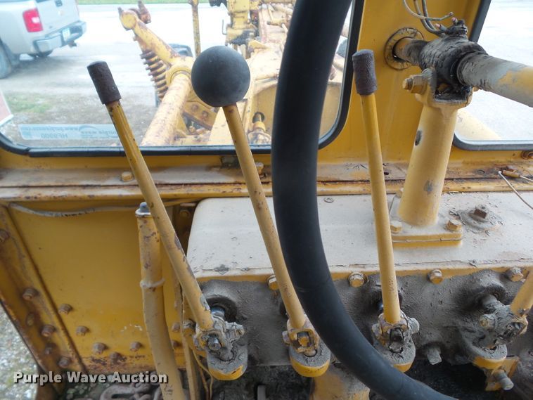 image for item HF9900 Caterpillar 12  rigid frame motor grader