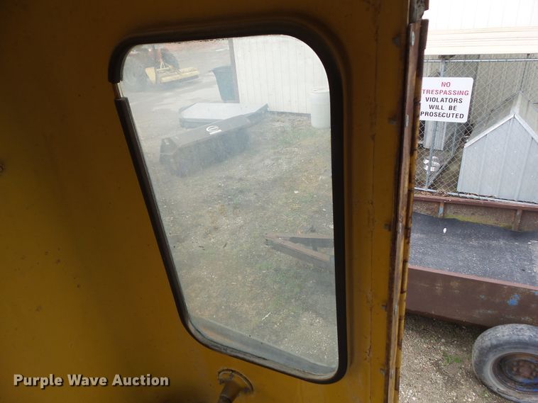 image for item HF9900 Caterpillar 12  rigid frame motor grader