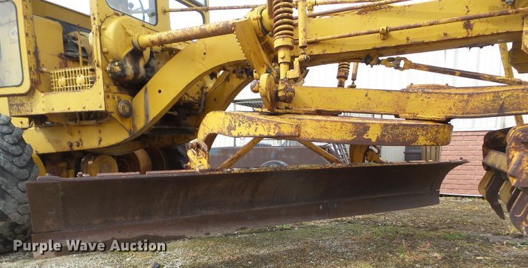 image for item HF9900 Caterpillar 12  rigid frame motor grader