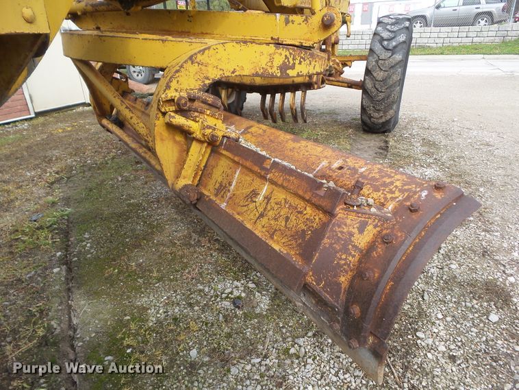 image for item HF9900 Caterpillar 12  rigid frame motor grader