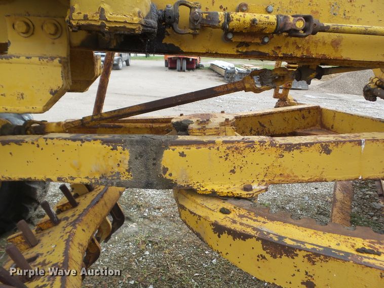 image for item HF9900 Caterpillar 12  rigid frame motor grader