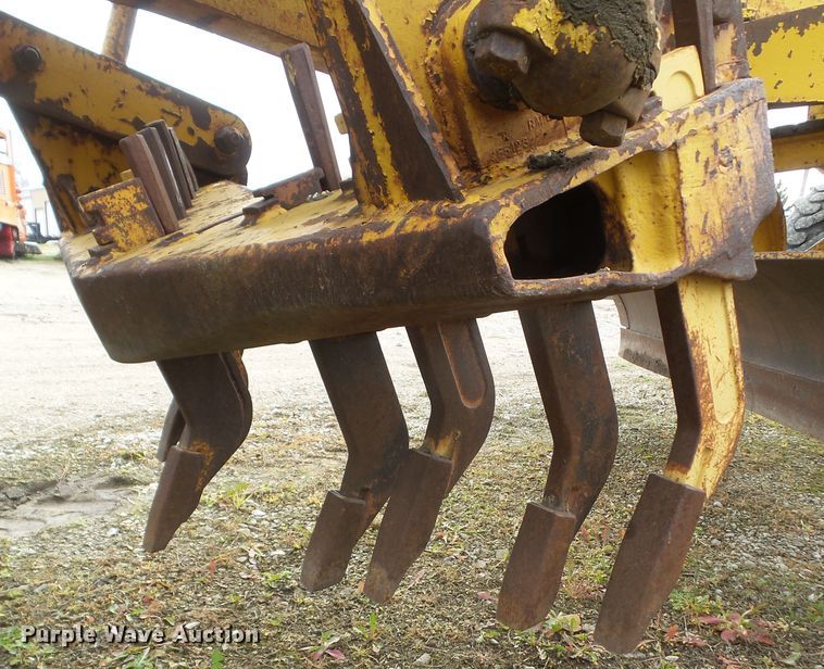 image for item HF9900 Caterpillar 12  rigid frame motor grader