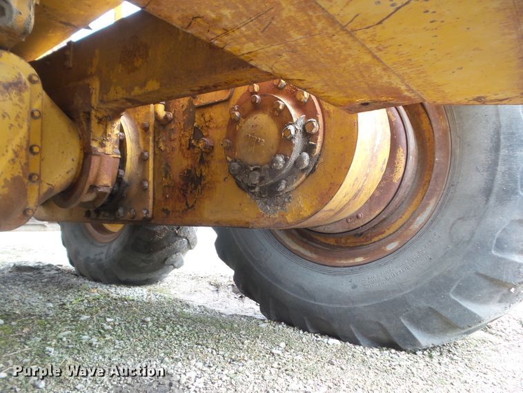 image for item HF9900 Caterpillar 12  rigid frame motor grader