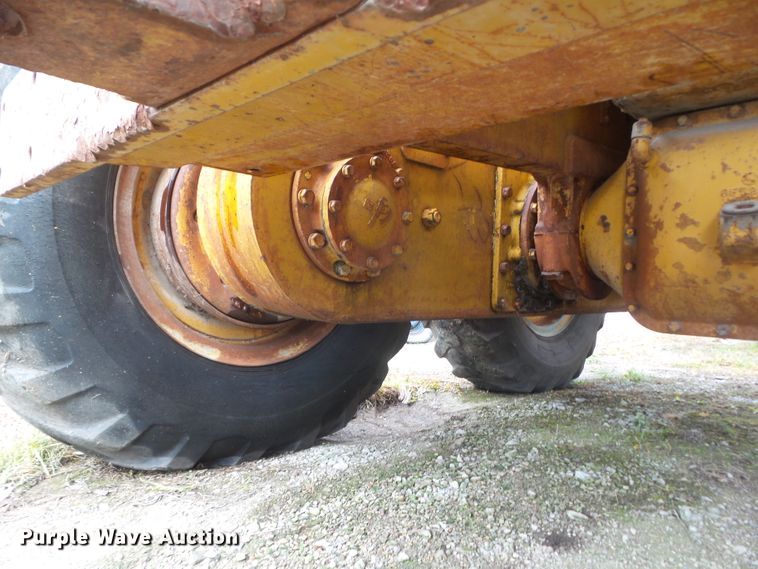 image for item HF9900 Caterpillar 12  rigid frame motor grader