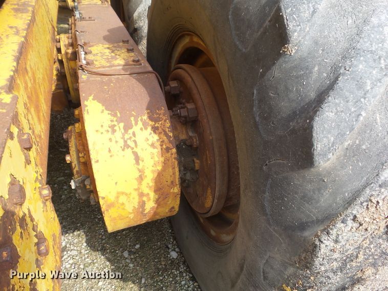 image for item HF9900 Caterpillar 12  rigid frame motor grader