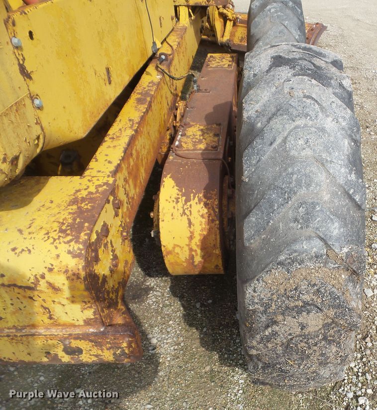 image for item HF9900 Caterpillar 12  rigid frame motor grader