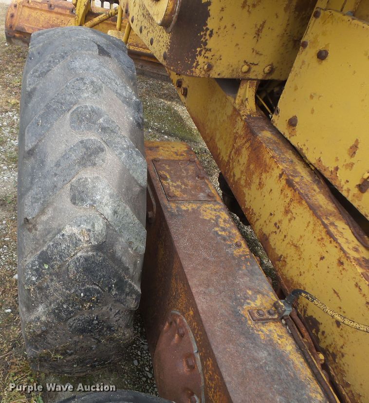 image for item HF9900 Caterpillar 12  rigid frame motor grader