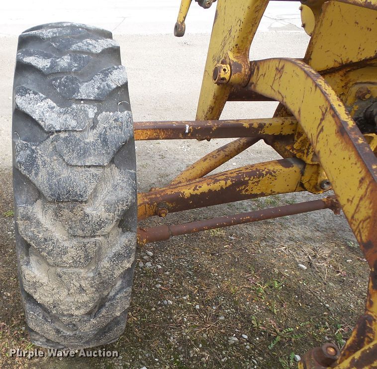 image for item HF9900 Caterpillar 12  rigid frame motor grader