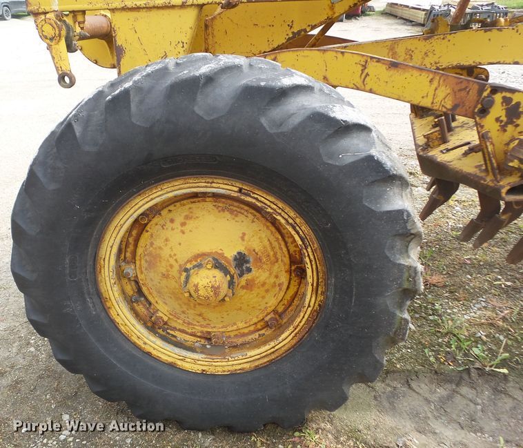image for item HF9900 Caterpillar 12  rigid frame motor grader