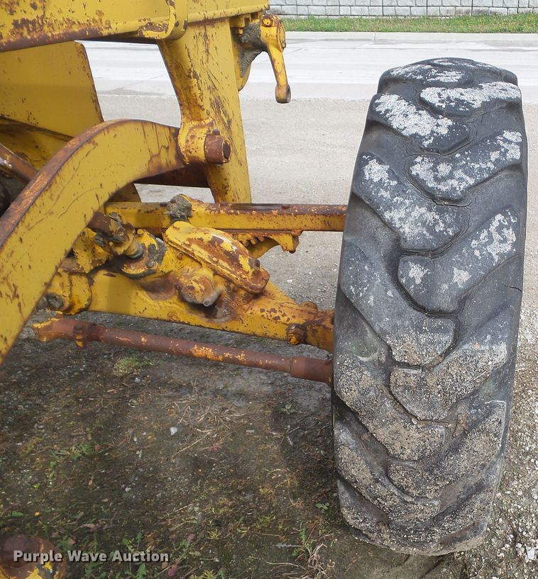 image for item HF9900 Caterpillar 12  rigid frame motor grader