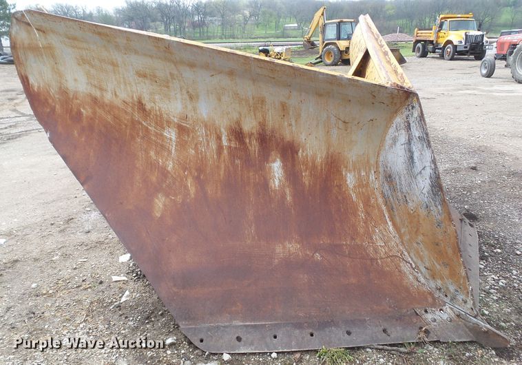image for item HF9901 Caterpillar 107"W V-plow