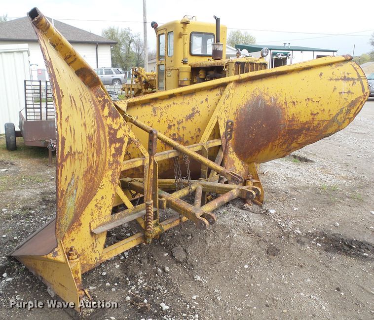 image for item HF9901 Caterpillar 107"W V-plow