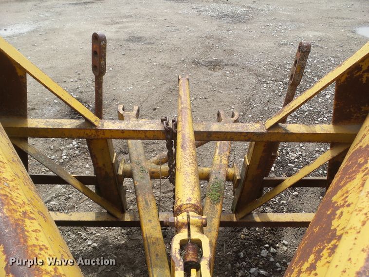 image for item HF9901 Caterpillar 107"W V-plow