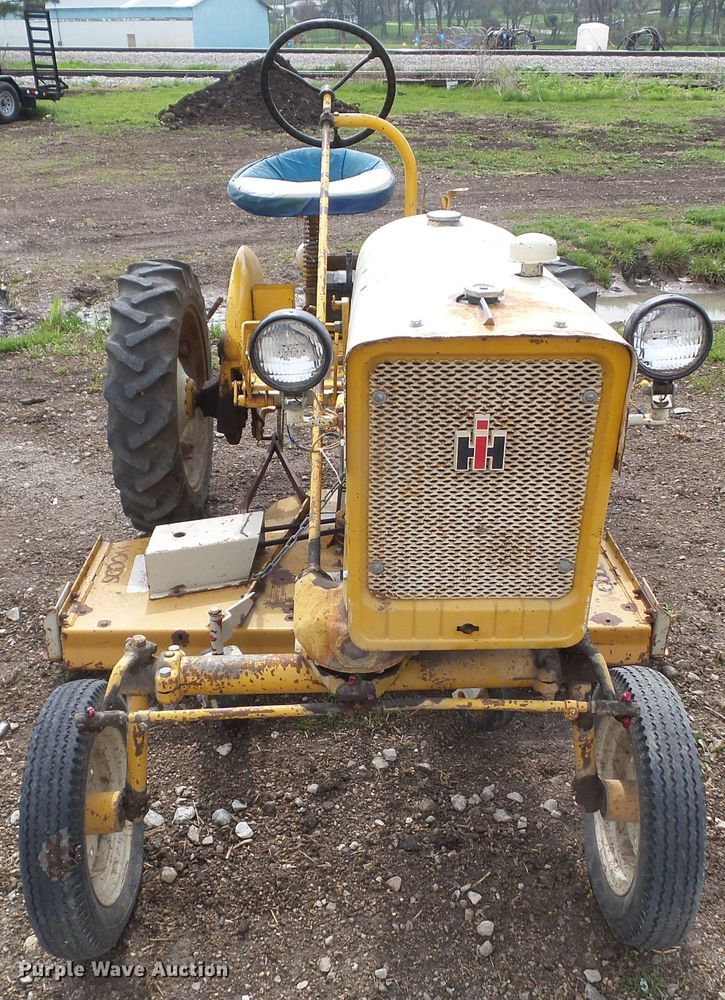 image for item HF9902 International Cub  tractor