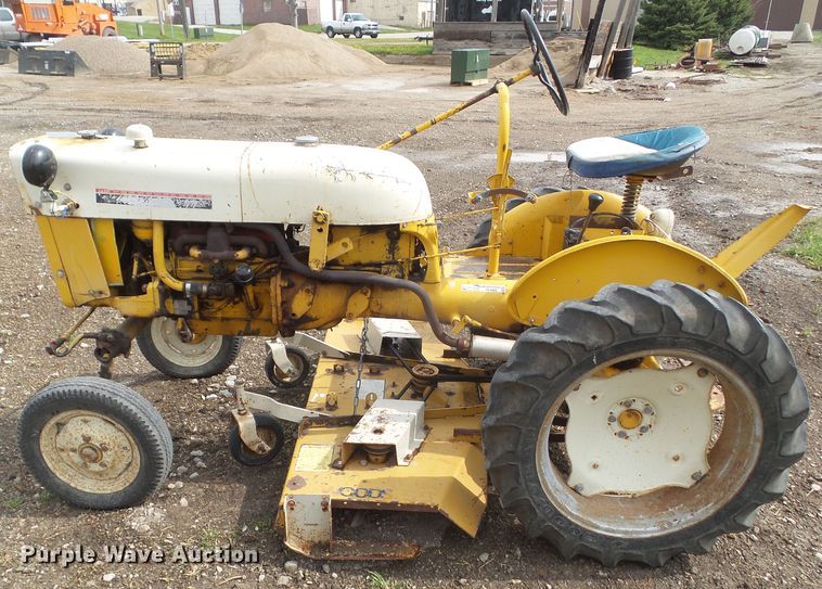 image for item HF9902 International Cub  tractor