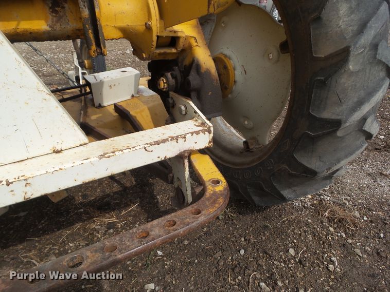 image for item HF9902 International Cub  tractor