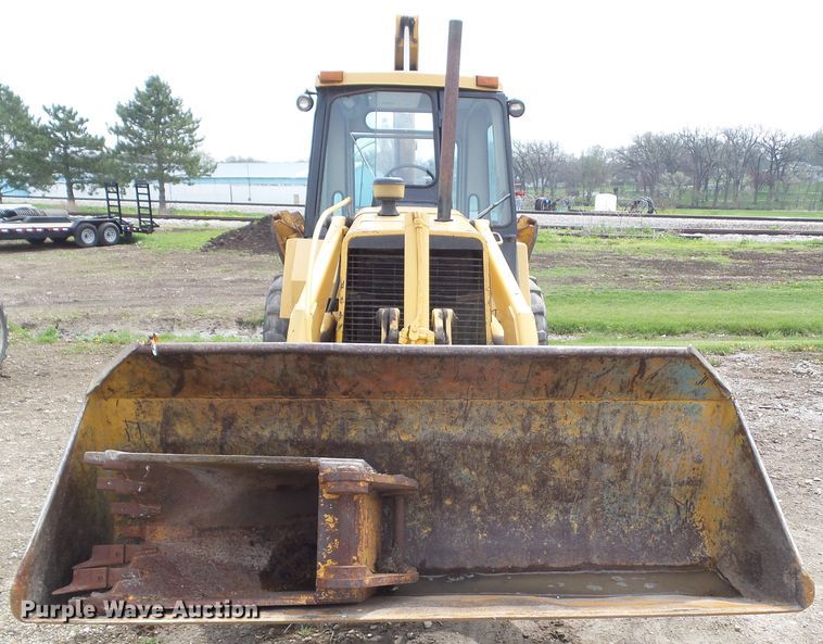 image for item HF9903 1983 John Deere 410B  backhoe
