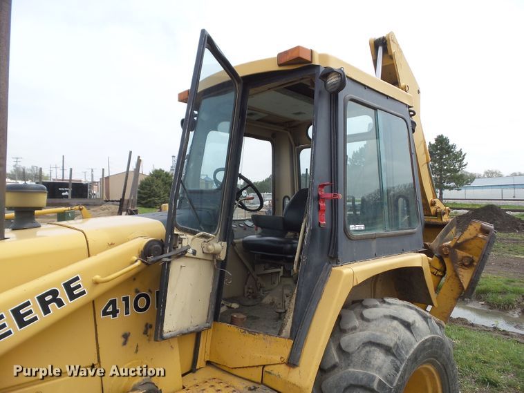 image for item HF9903 1983 John Deere 410B  backhoe