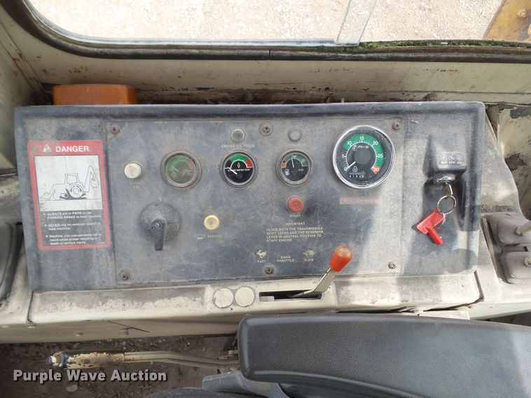 image for item HF9903 1983 John Deere 410B  backhoe